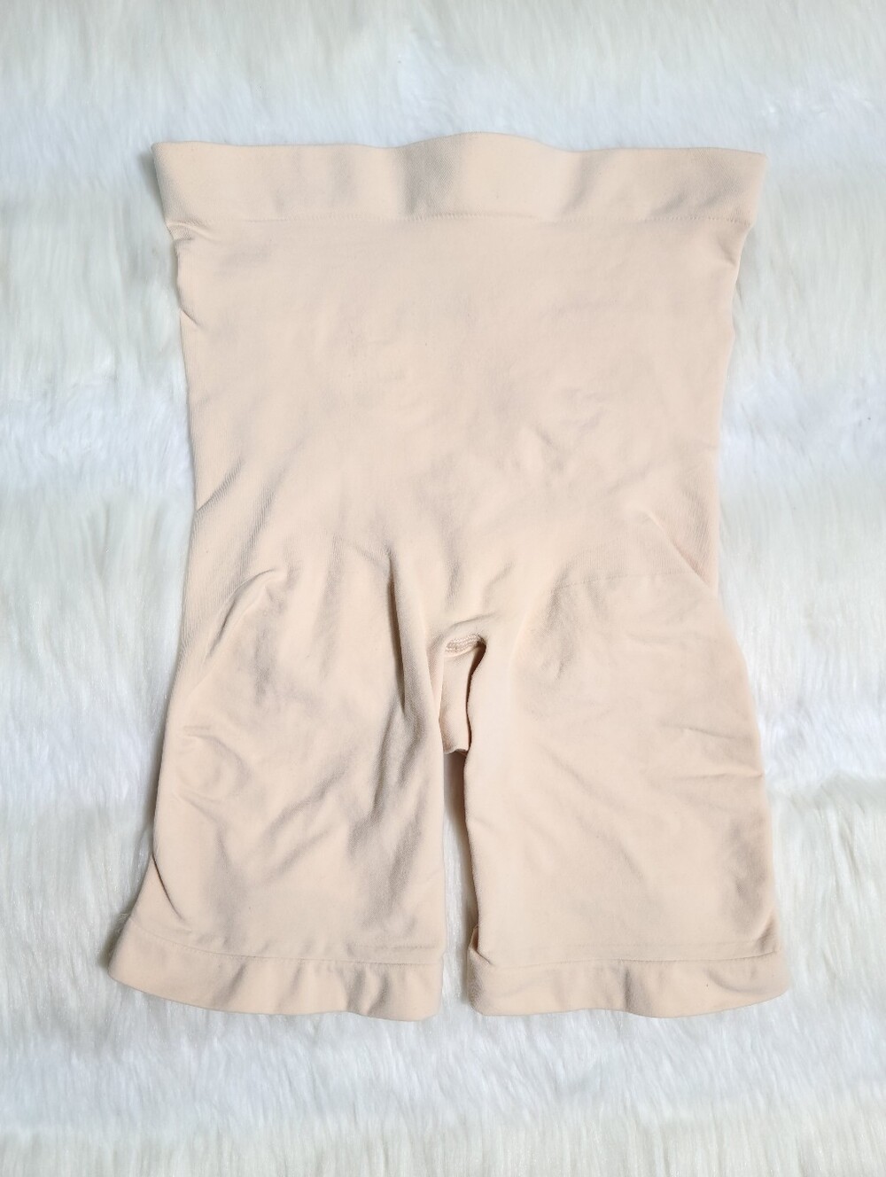 SKIMS Seamless Sculpt Mid Thigh Shorts Sand Women Medium NEW